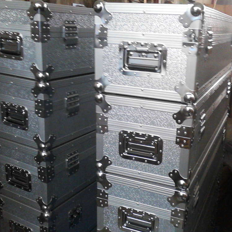 白色菊纹夹板航空器材箱、航空道具仪器箱、美观实用