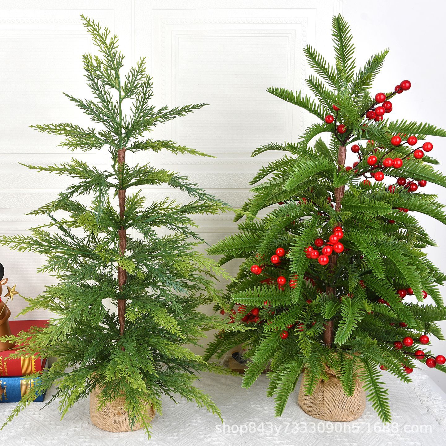 Decoración de Navidad 50 ~ 70cm pequeña decoración de árbol de Navidad PE decoración de escritorio diseño de escenario de árbol de mangá