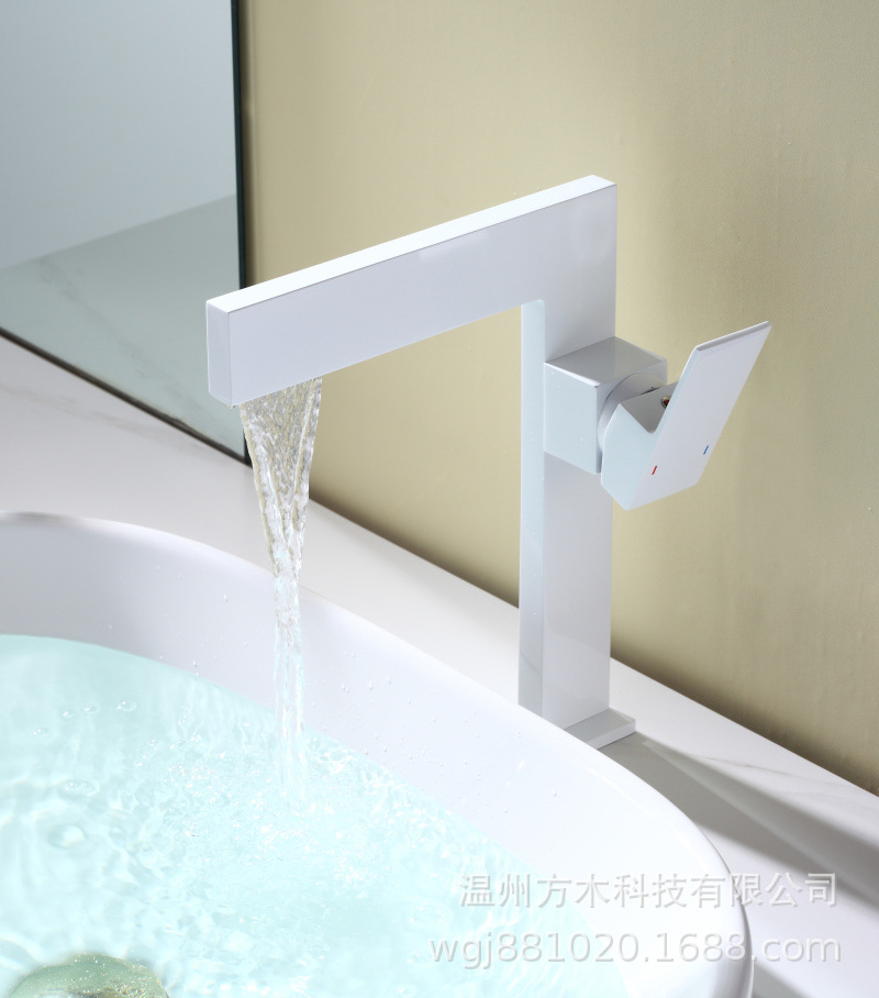 All-copper flat seven-shaped square creative bathroom, waterfall, single hole, single handle, side-opening basin, cold and hot water faucet for washing undefined