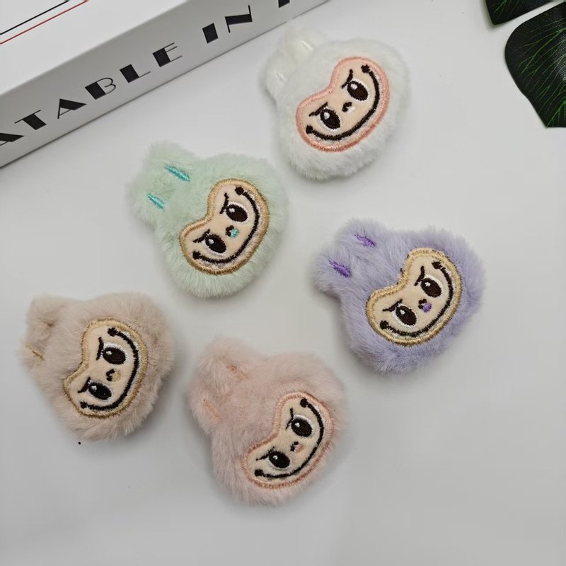现货新款拉布布毛绒胸针可爱公仔玩偶包包挂件饰品服饰配件批发|undefined