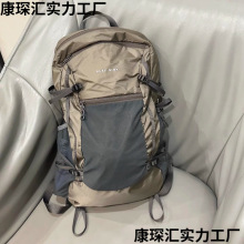 �¿��Ʒ�|�ļ����ⱳ���p������ˮ�p�����ε�ɽ���\��ͽ�����ۯB