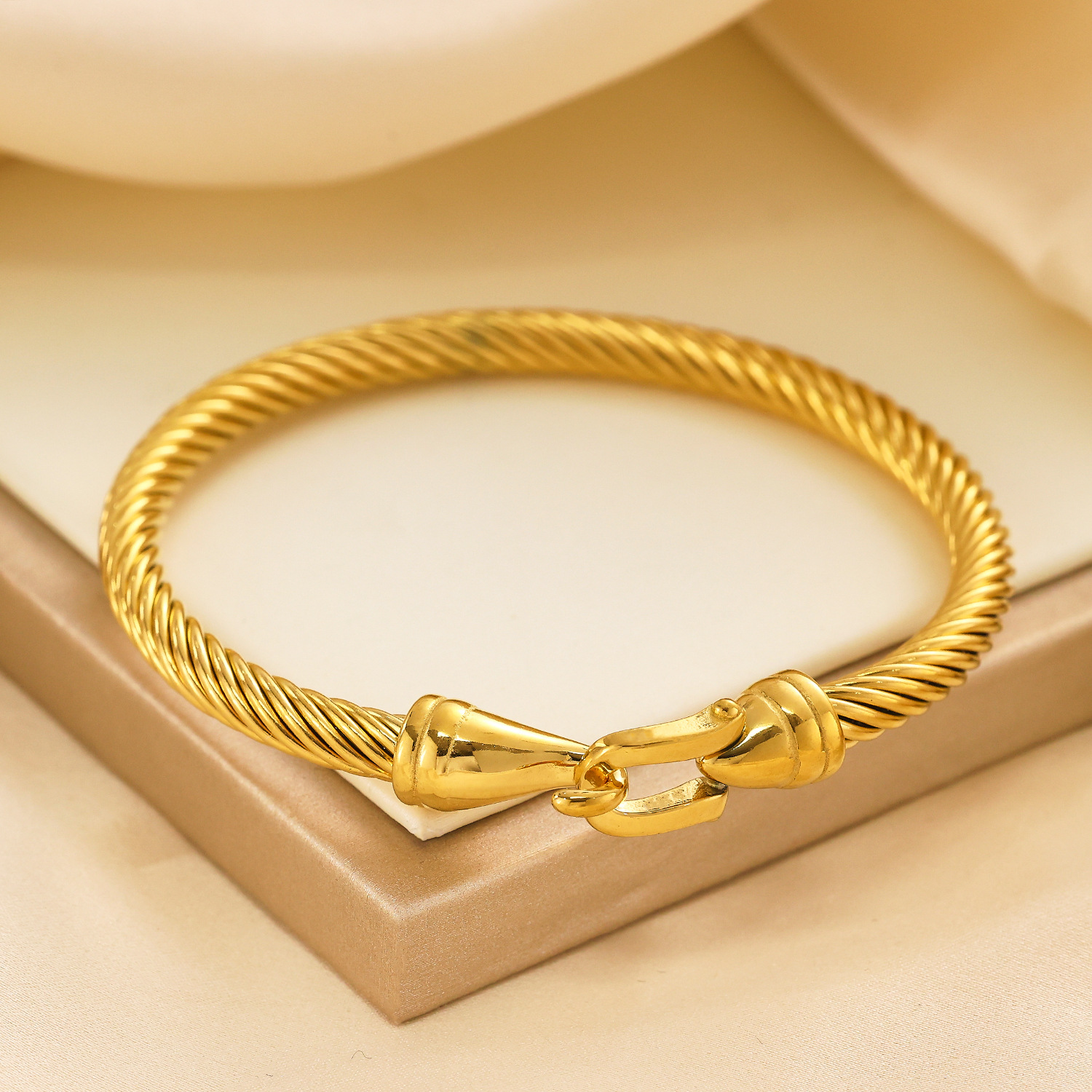24g Weight Bangle Classification Titanium Steel Chain Material Basic Modern Style Classic Style Solid Color Titanium Steel Bangle In Bulk