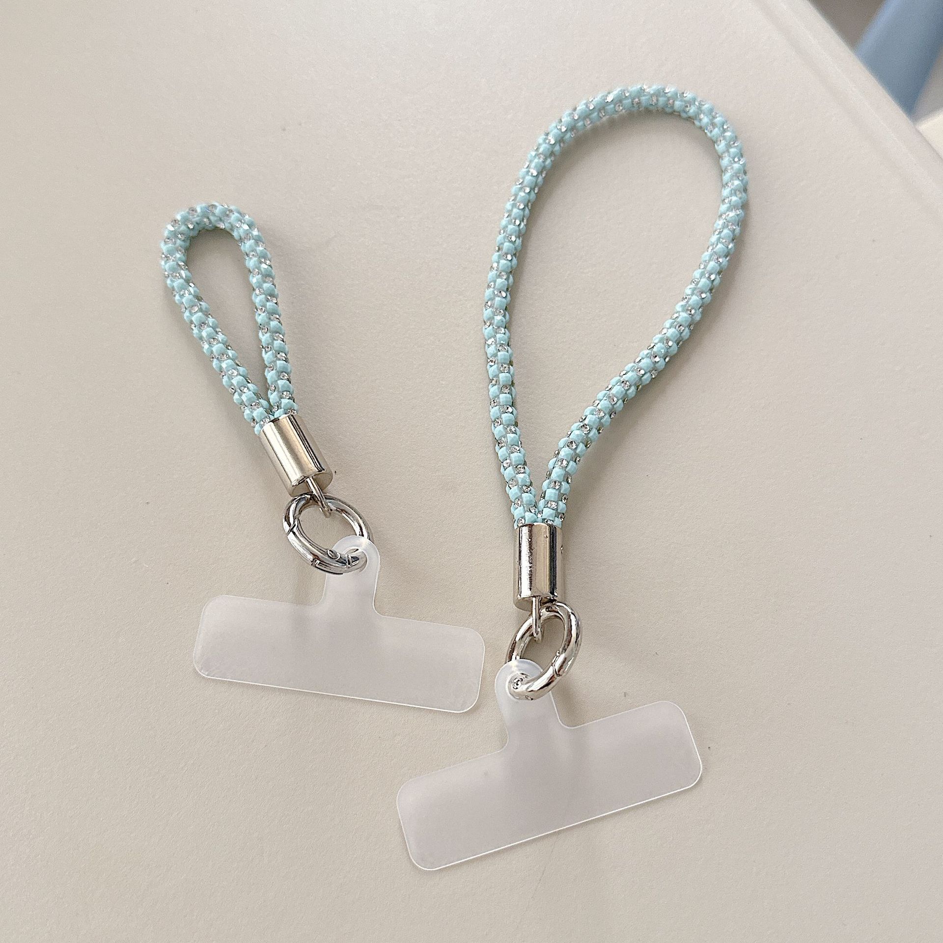 Cadena colgante de teléfono móvil de alta gama hecha a mano de boutique, sensación femenina de alta gama, lujo ligero, cadena colgante de diamante completo, cadena colgante de teléfono móvil de moda, sección larga y corta