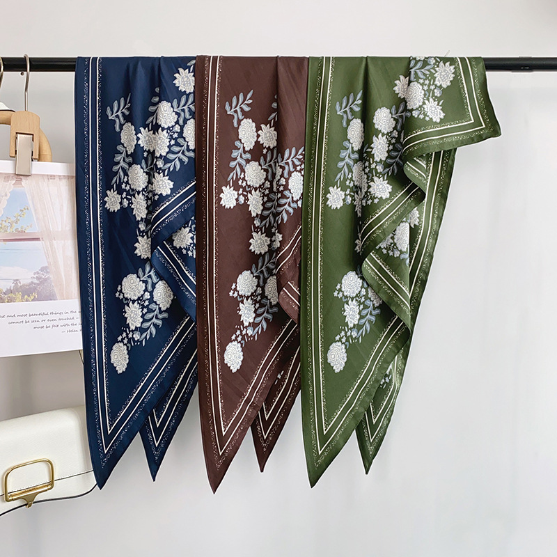 Vintage flor triangular bufandas impresas bufandas de seda temperamento bufandas delgadas bufandas de decoración bolsas bufandas de cabello bandas de pelo chal