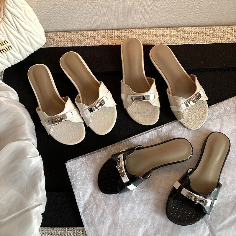 Sheepskin version ~ Korean style slipper women's 2025 summer new gold buckle crocodile pattern soft bottom slippers