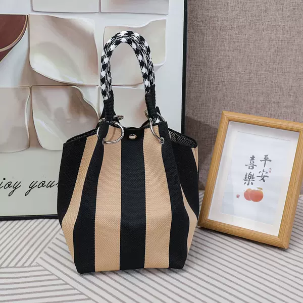 Southeast Asia and South Korea Knitted Handbag Geometric Stripe Polka Dot Knitted Large Capacity Handbag Fashionable Bucket Bag