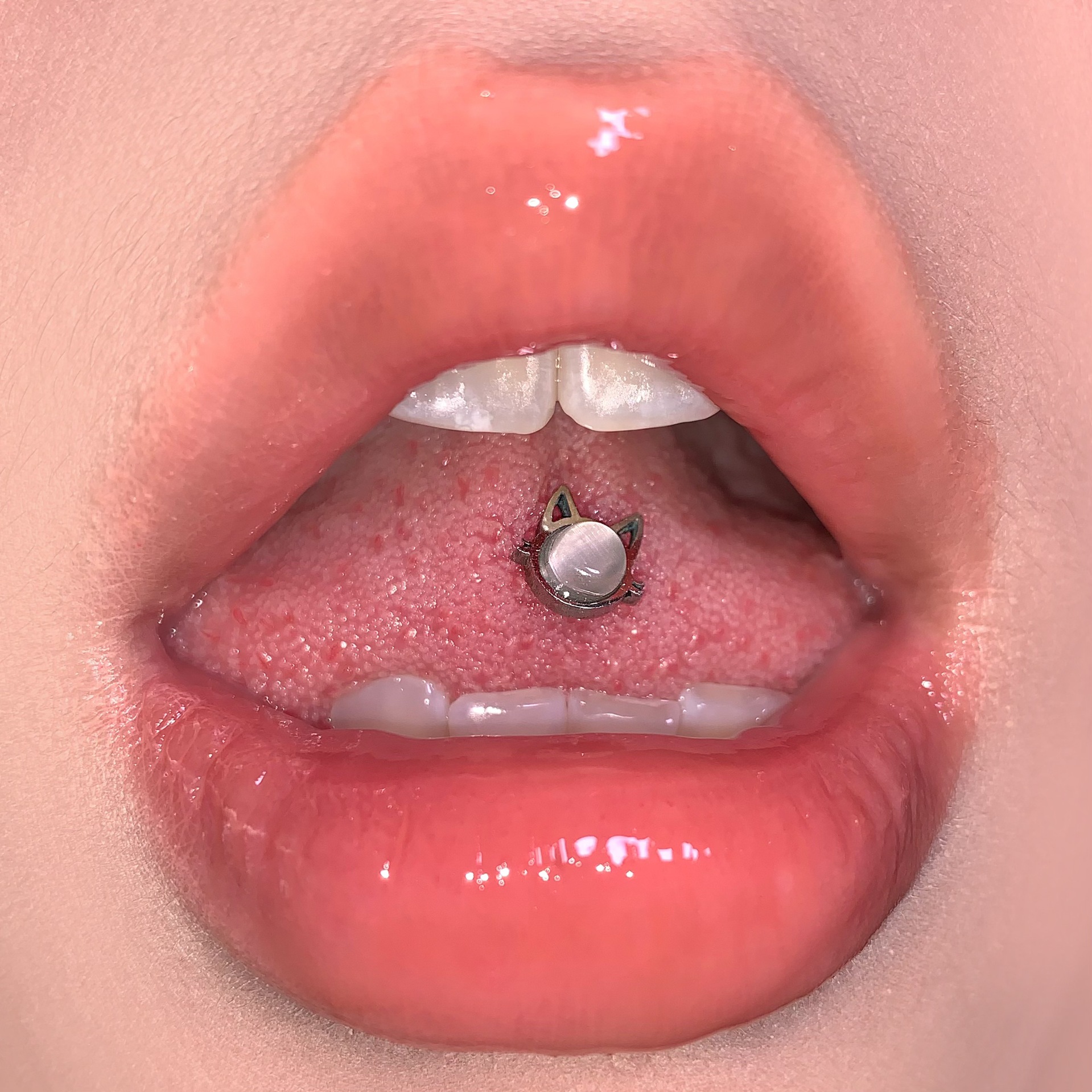 Cat Eye Stone Tongue Barbell 316L Surgical Steel External Thread Tongue Piercing Jewelry Cute Cat Ear Design detail image 8
