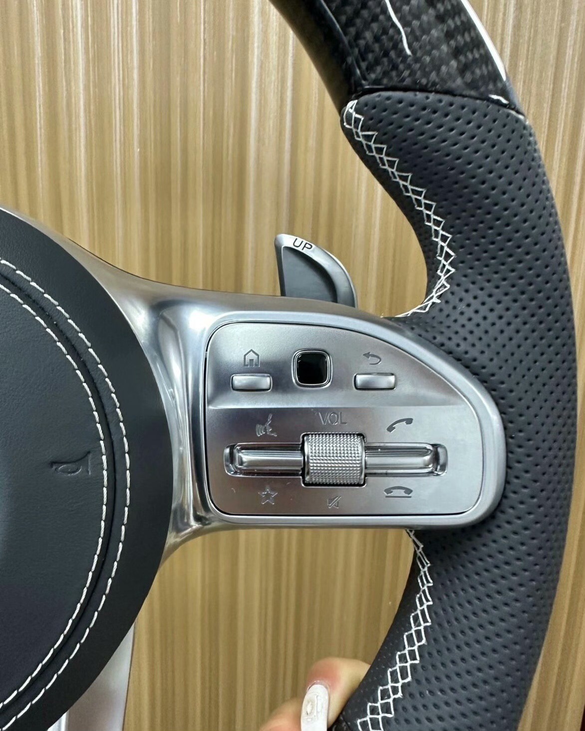 Suitable for Mercedes-Benz carbon fiber steering wheel modification, AMG809 top-grain leather, upgradeable for all Mercedes-Benz models, including installation