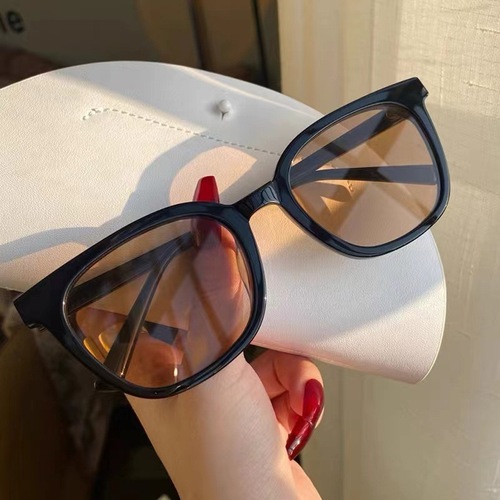 2024 New Retro Brown Sunglasses Xiaohongshu Versatile Tea Brown Sunglasses for Men and Women Same Style Wholesale Dropshipping