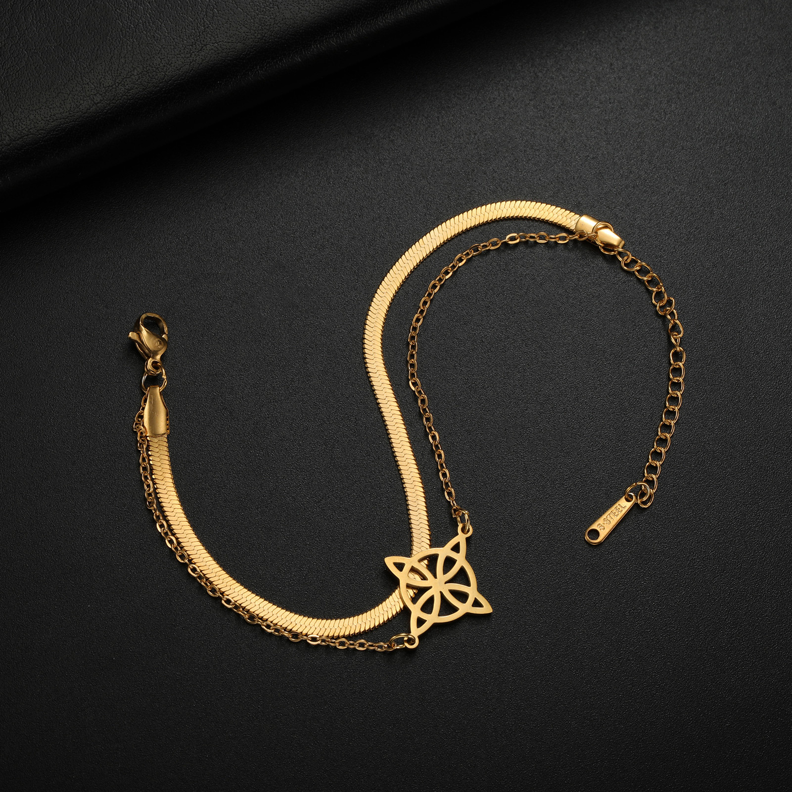 8g Weight Bracelets Classification 304 Stainless Steel Chain Material 1 Piece Quantity Holiday, Daily Occasion 304 Stainless Steel Material Witches Knot Pattern Women's Gender Plating Design Simple Style, Classic Style Style Simple Style Classic Style Witches Knot 304 Stainless Steel Bracelets In Bulk 7