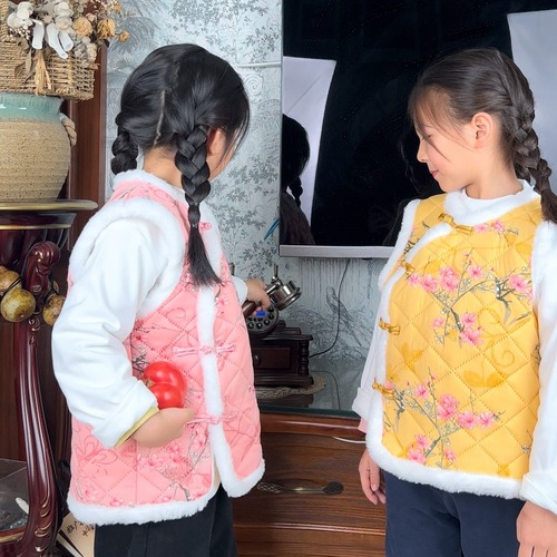 New Style Fleece National Style Vest for Girls and Babies 2024 Winter Chinese New Year Outfit, with Thicker Fleece and Thickening, Internet Trendy Backless Top