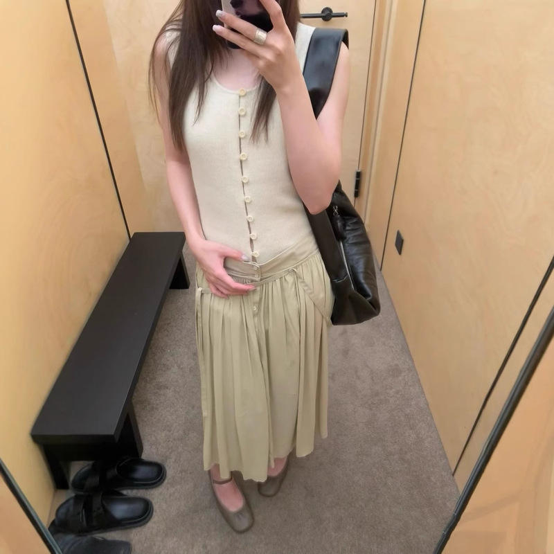 26Ss Spring/Summer Matching Collection Lem Layering King Multi-Button Sleeveless Warm Knitted Vest French Style Vest Top for Women