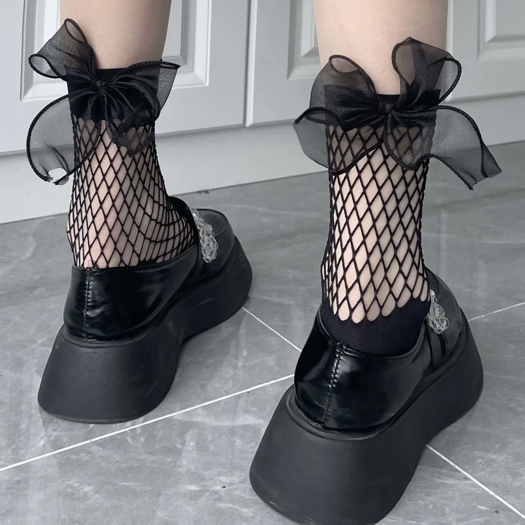Fishing net with bow, summer knee socks, thin student pleated skirt, mid-length