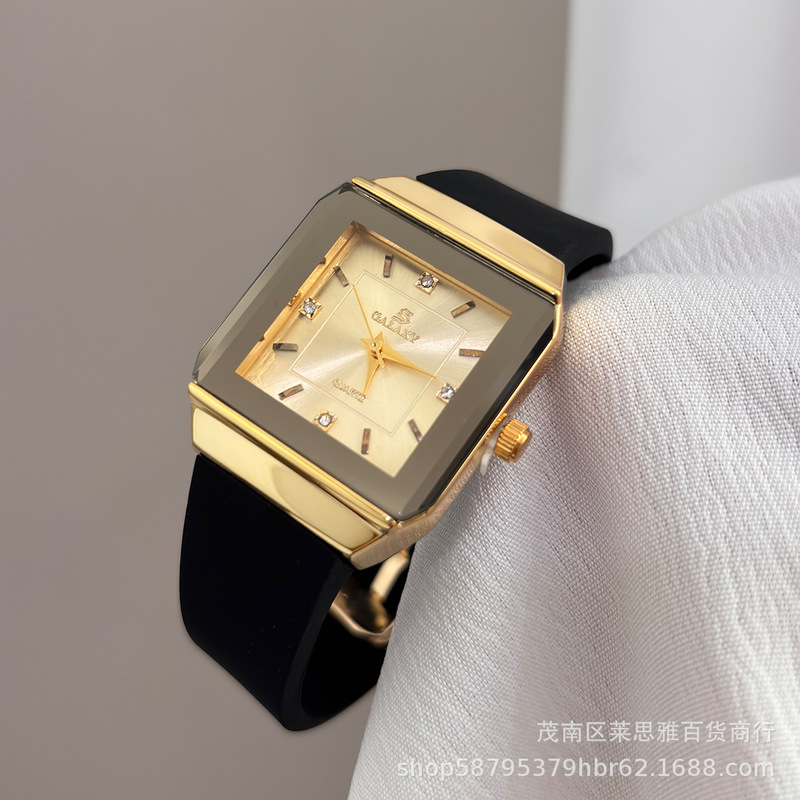 GALAXY Luxury Gold-Edged Square Dial Women's Quartz Watch with Black Silicone Strap, Vintage Versatile Commuting Wristwatch GALAXY Luxury Gold-Edged Square Dial Women's Quartz Watch with Black Silicone Strap, Vintage Versatile Commuting Wristwatch