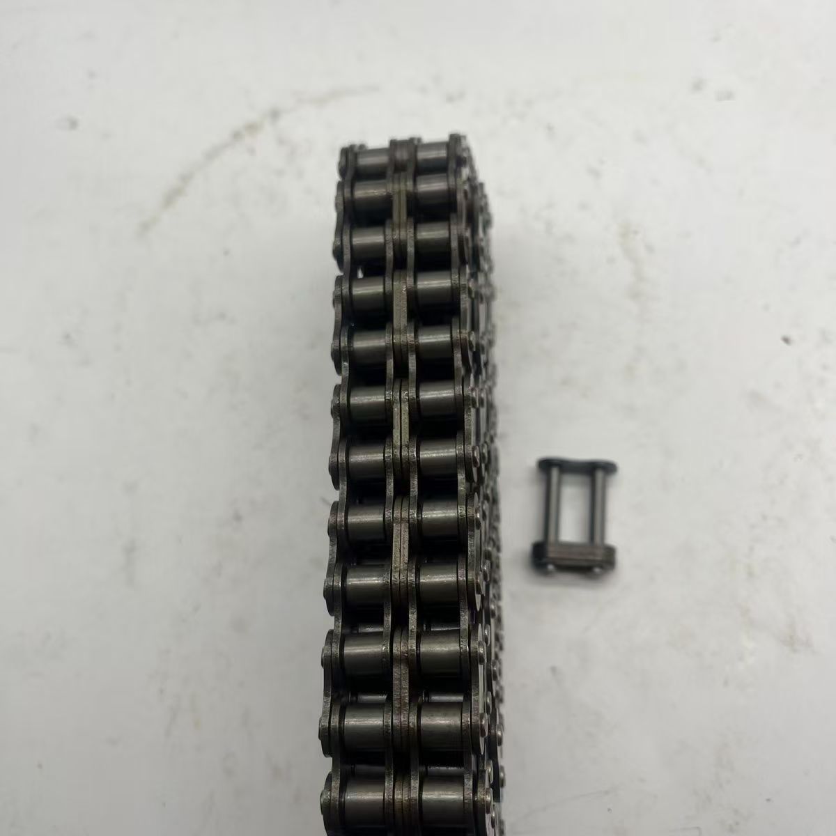 Factory Direct Supply of Motorcycle Chains 420 428 530 630, Thickened Heavy-Duty, High-Strength, Three-Wheel Transmission Chains