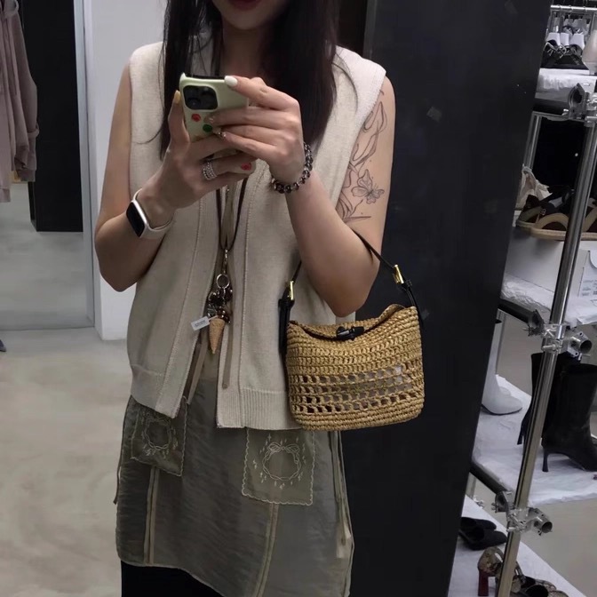 Handmade Rattan Woven Shoulder Bag With Leather Trim And Handle_voghion.com