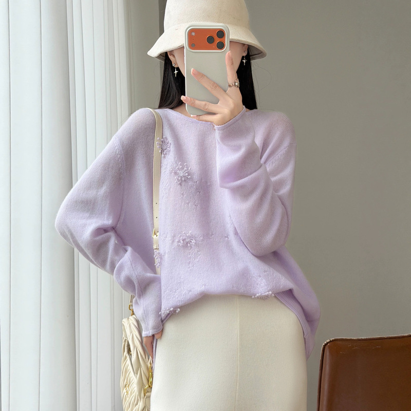 In-stock wholesale early autumn women's outerwear 100% wool soft and skin-friendly loose casual round-neck sweater base shirt In-stock wholesale early autumn women's outerwear 100% wool soft and skin-friendly loose casual round-neck sweater base shirt