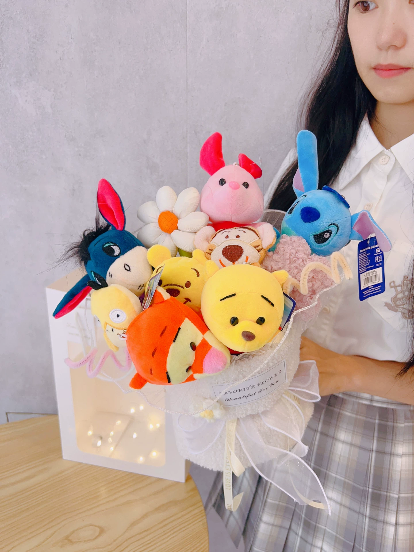 Плюшевый букет (Sanrio) клубничный плюшевый набор, 30–33 см — подарок на День святого Валентина и день рождения