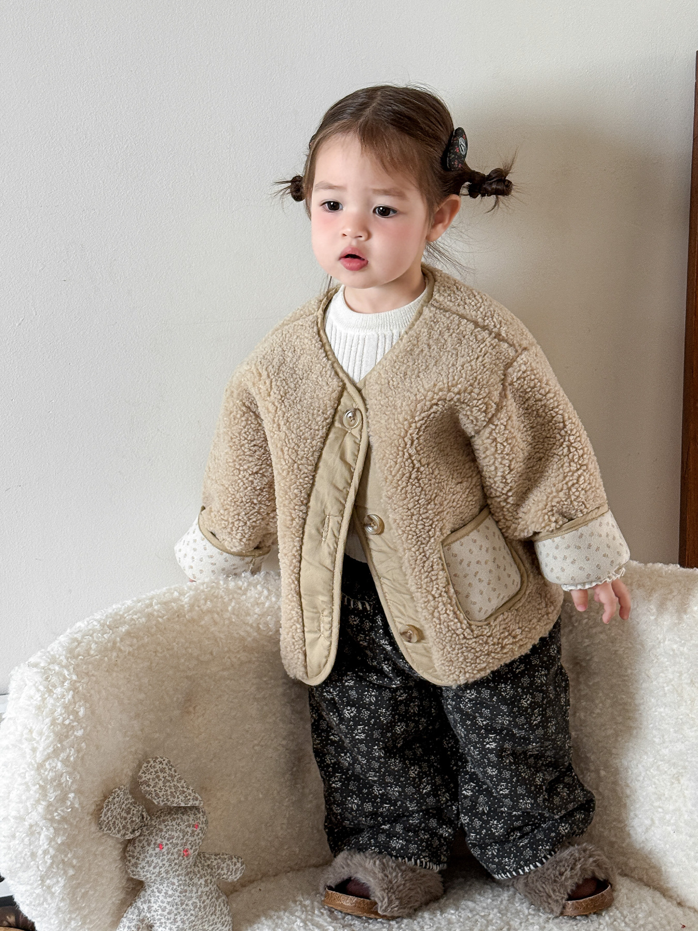 Sugar Pear ropa infantil ropa de algodón de niñas ropa de invierno 2025 nuevo estilo de cordero de aire extranjero doble cara ropa de algodón infantil ropa de bebé