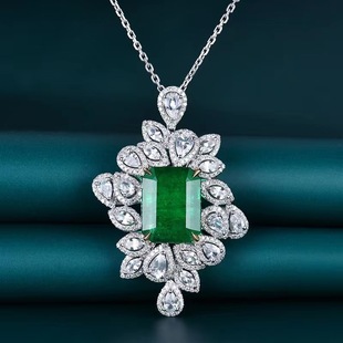 Dame Elegant Brooch 8.05 karat 18K Gold Zambian Natural Emerald Pendant Brooch with GUILD Certificate
