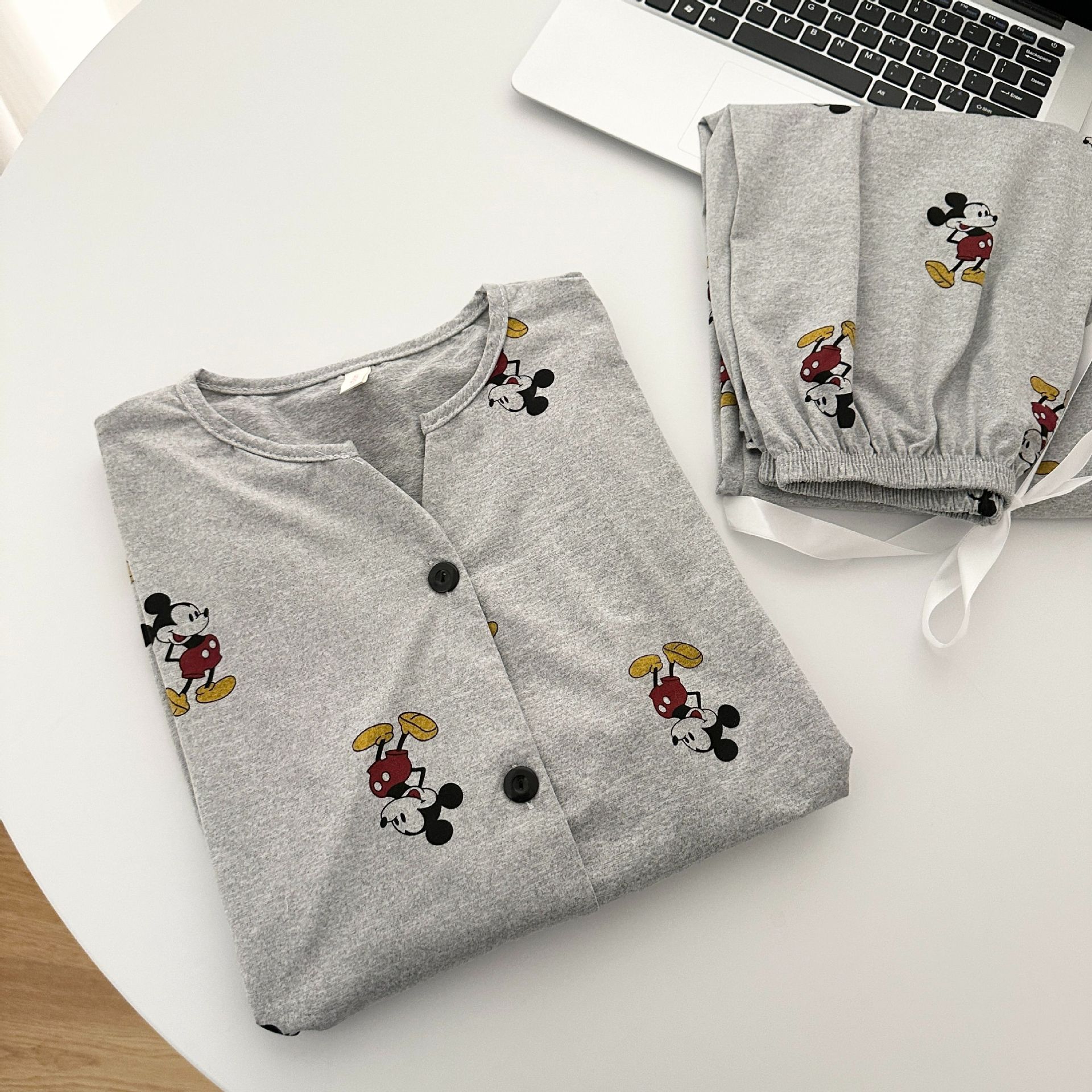 Red famosa nueva imitación de algodón dibujos animados gris Mickey pijamas de primavera y otoño de mujeres pantalones de manga larga sensación de lindo conjunto de ropa para el hogar image 4