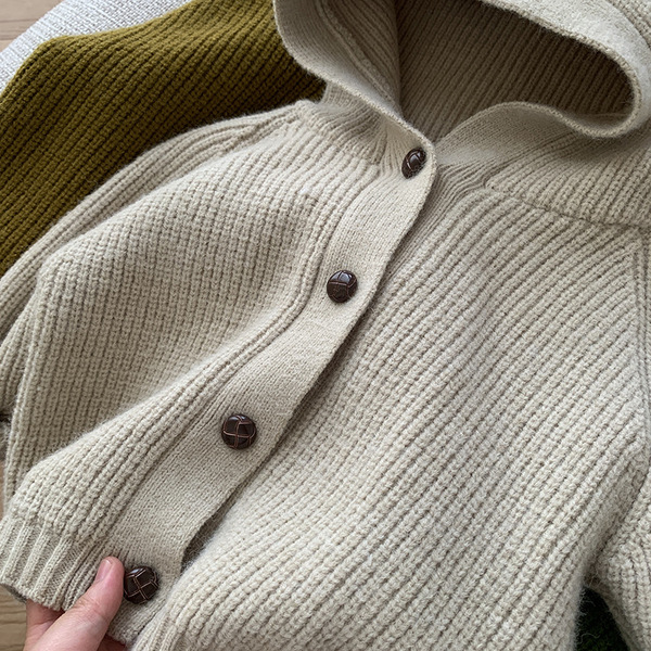 Children's knitted sweater with hood