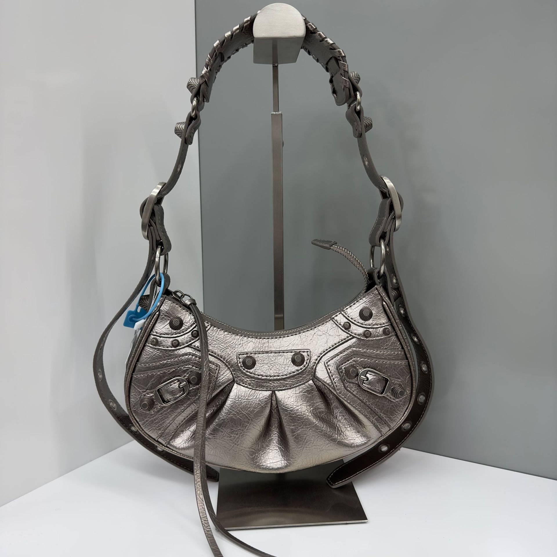 2024 New Mini Motorcycle Bag Underarm Bag Studded Tassel 3-In-1 Crescent Pleated Cowhide Shoulder Crossbody Bag For Women - Thumbnail 4
