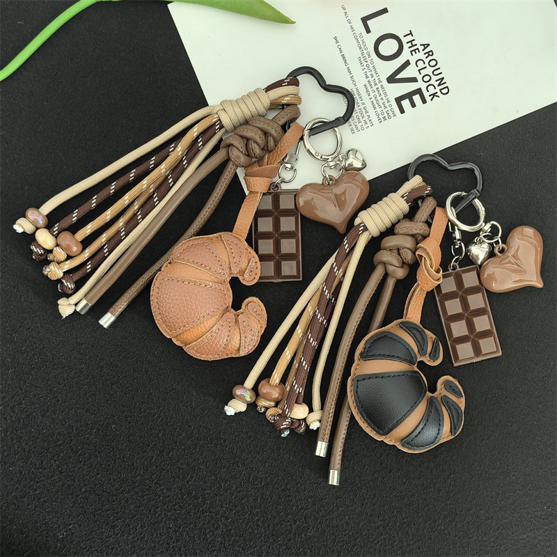 Cross-Border Miu Series High-End Exquisite Leather Croissant Keychain Creative Extreme Style Bag Accessories Key Pendant