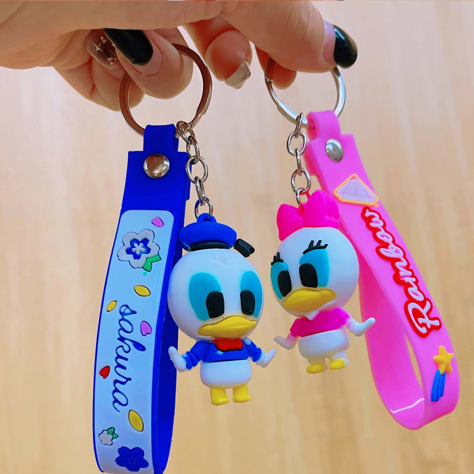 潮玩米奇史迪仔唐老鸭卡通钥匙扣可爱包包挂饰钥匙链摆摊便宜礼品