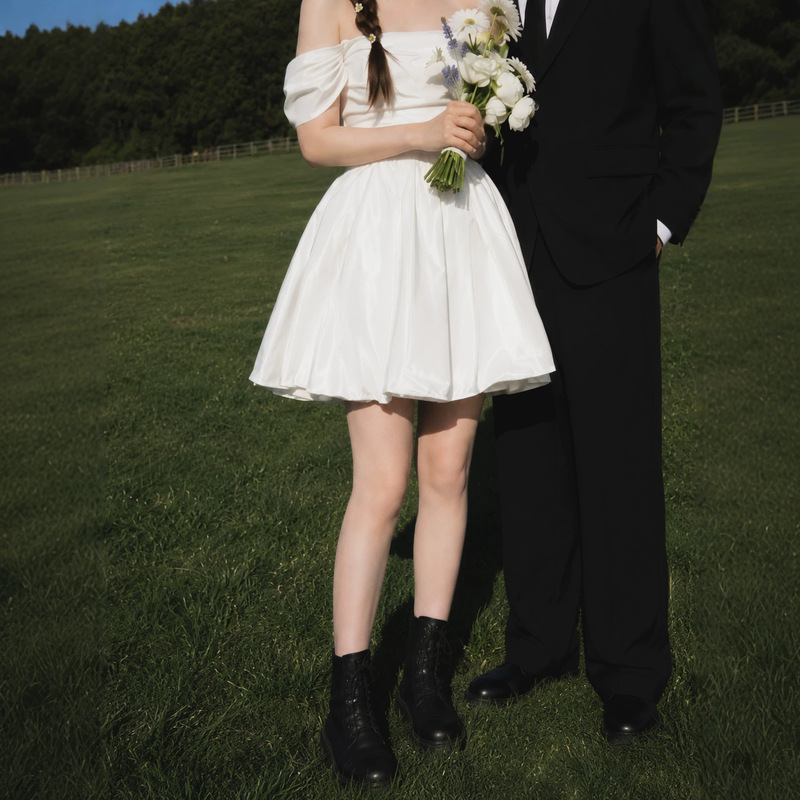 Korean-style light wedding dress, short one-shoulder taffeta dress for outdoor travel photography, engagement, and registration, with a puffy skirt and a high-end feel Korean-style light wedding dress, short one-shoulder taffeta dress for outdoor travel photography, engagement, and registration, with a puffy skirt and a high-end feel