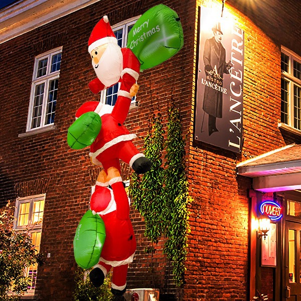 Amazon venta caliente dibujos animados inflables Navidad colgar decoración tres Papá Noel escalada pared modelo de aire Santa Claus