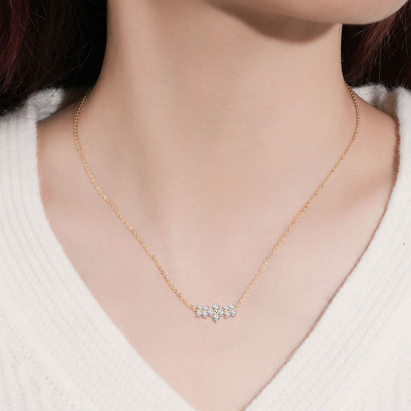 Elegant Fashion Design Clover Necklace with S925 Sterling Silver Moissanite, Small Fresh Pendant Necklace for Women