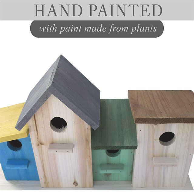 Casa de pájaros de madera decorativa