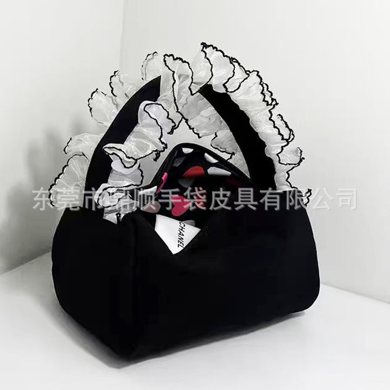 花边化妆包主图4 .jpg