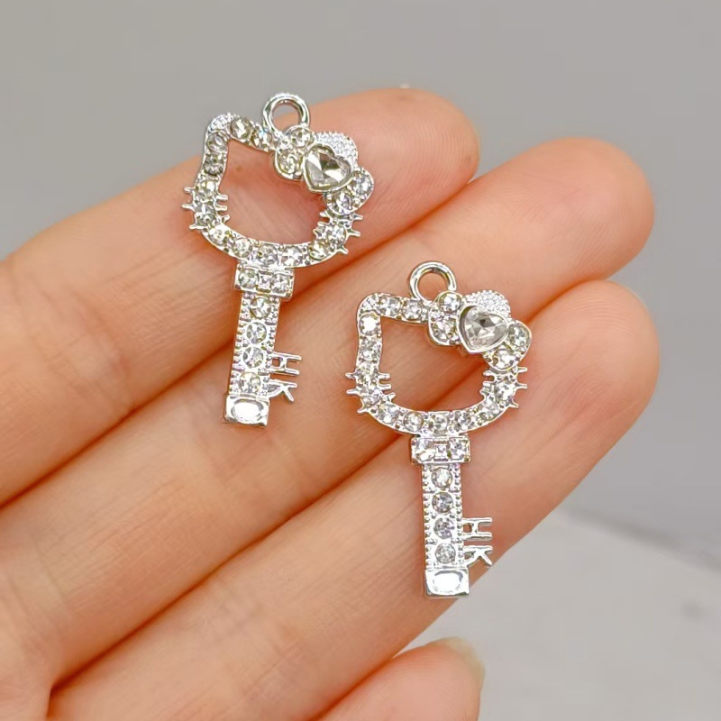 クロスボーダーかわいいkt猫ネックレスクリエイティブ個性的なキーケイティ猫ペンダント漫画猫合金アクセサリー女性卸売り