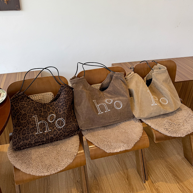 Demi-season solid color retro cradle, trend shoulder bag