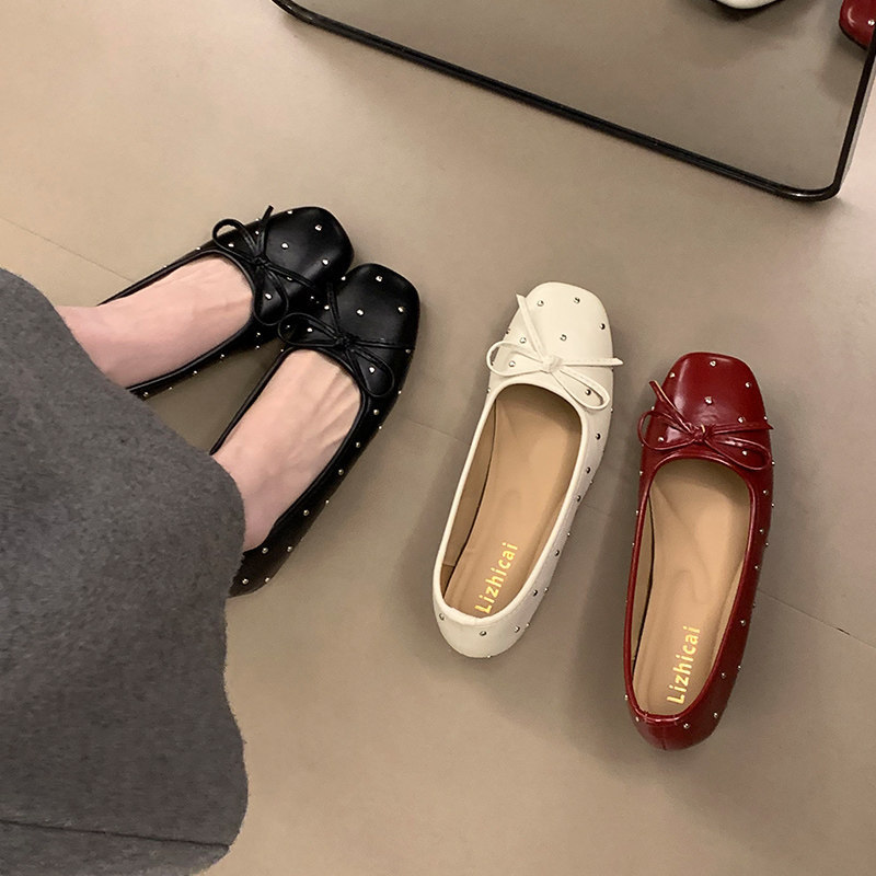 Inner Height-Increasing Slip-On Shoes with Bowknot, Versatile and Fashionable, New 2026 Model with Rivets for Women's Commuting