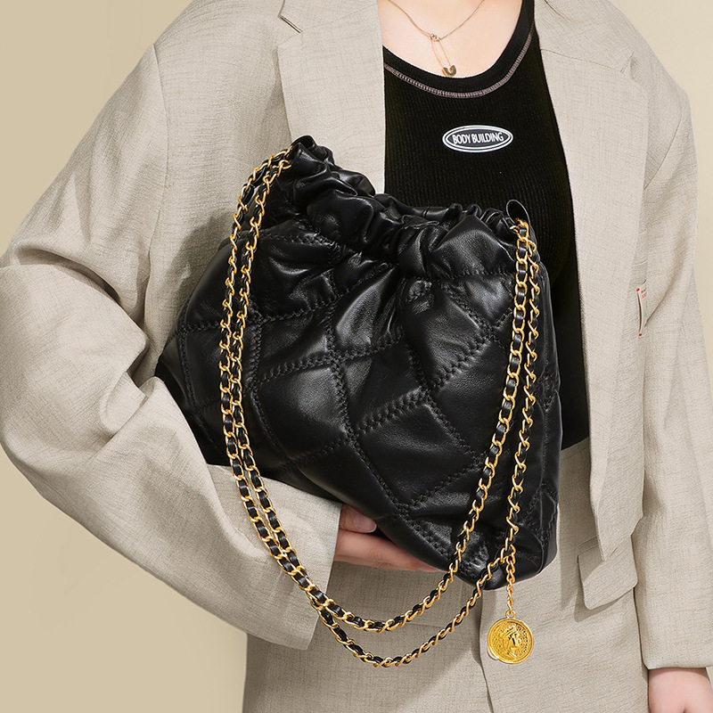Women's 2026 Summer New Large Capacity Commuter Genuine Leather Handbag Chain Shoulder Bucket Bag - Thumbnail 3