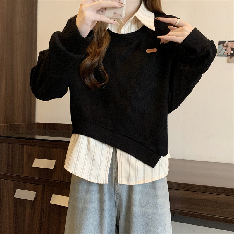 A4A 통통녀 가짜 2 피스 블랙 폴로 칼라 숄더 스웨트 셔츠 여성의 봄과 가을 플러스 사이즈 불규칙한 줄무늬 셔츠 바느질