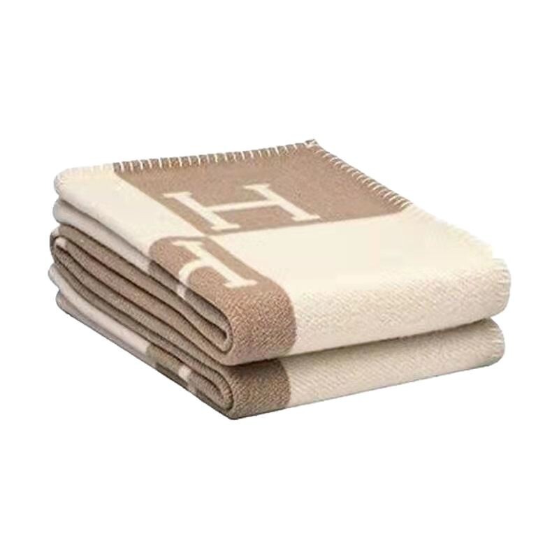 Cross-Border Amazon Flannel Blanket, Office Non-Shedding Sofa Cashmere Blanket, Lamb Shawl Blanket, Wholesale in Stock Cross-Border Amazon Flannel Blanket, Office Non-Shedding Sofa Cashmere Blanket, Lamb Shawl Blanket, Wholesale in Stock