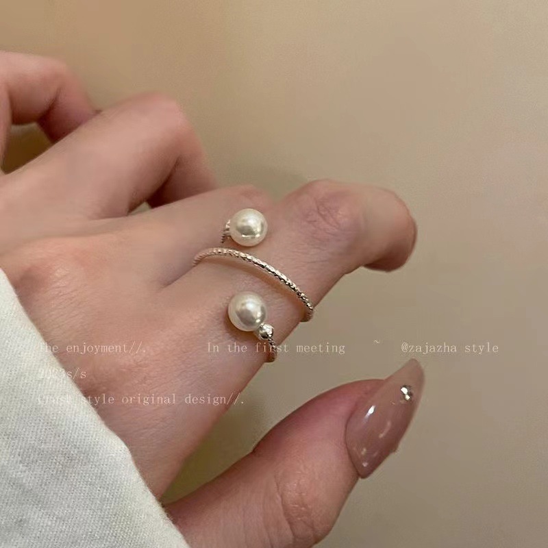 Adjustable sophisticated elegant ring pearl