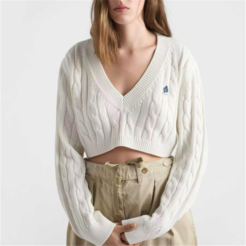 Always in stock: P brand 2026 early autumn new V-neck short waist-revealing long-sleeve wool pullover slim-fit knit sweater wholesale Always in stock: P brand 2026 early autumn new V-neck short waist-revealing long-sleeve wool pullover slim-fit knit sweater wholesale