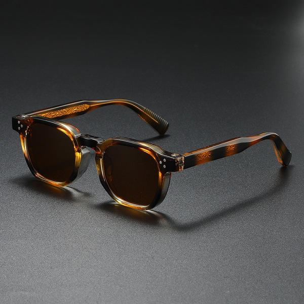 Trend fashionable sunglasses