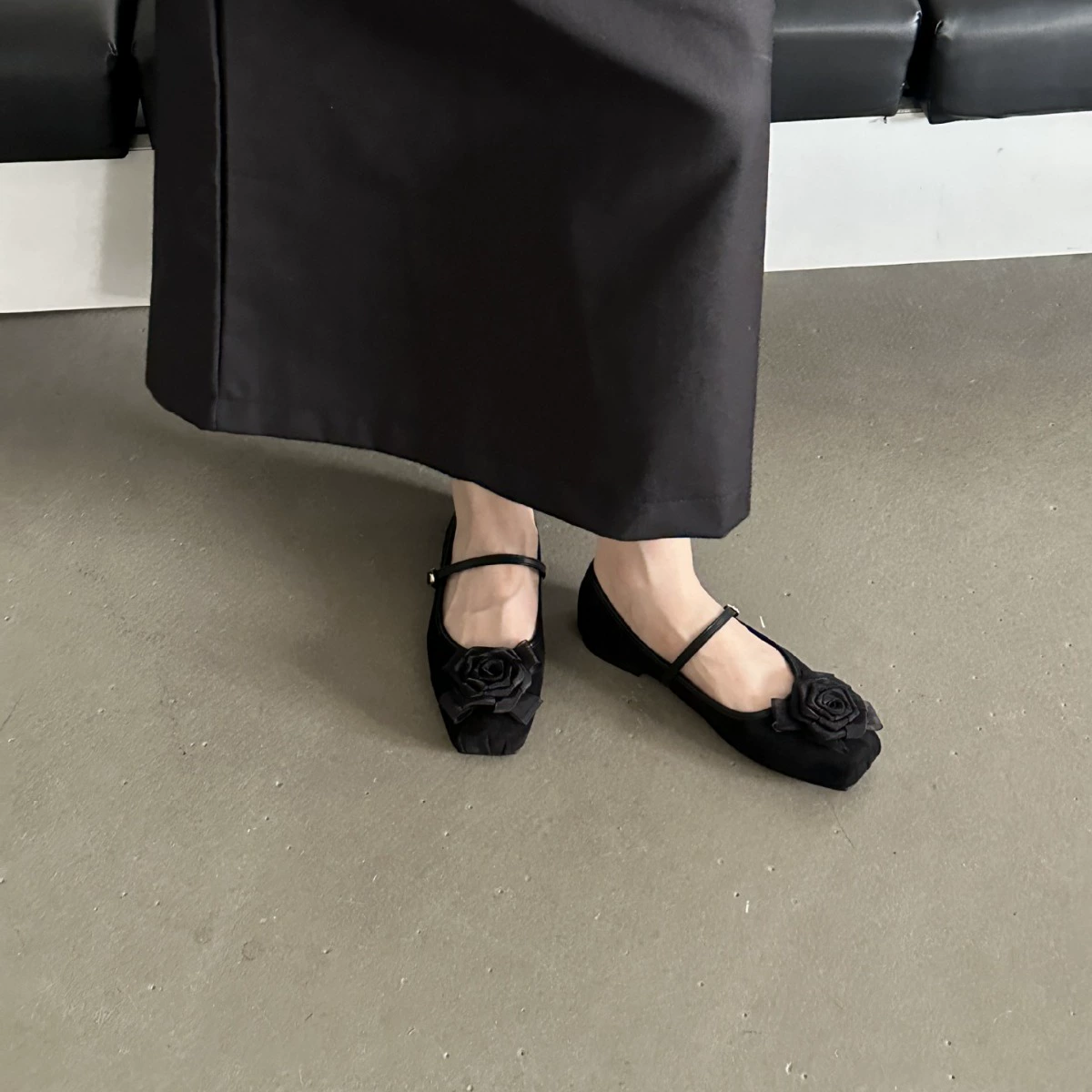 2025 new autumn sweet flower ballet shoes square toe soft sole flat shallow mouth single shoes temperament fashionable small leather shoes
