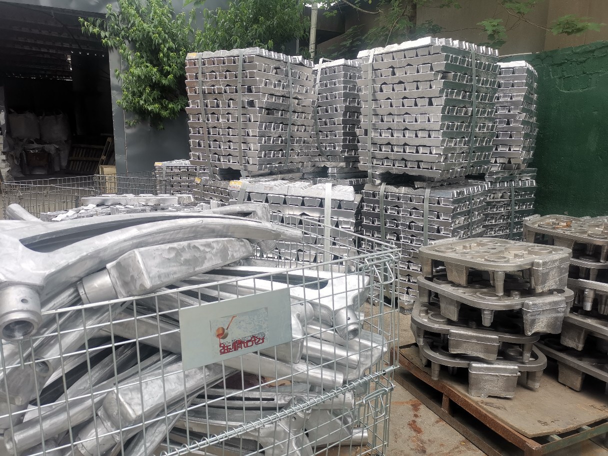 金属模浇注 铝浇铸 铝合金 精密铸造 6061铝铸造 低压铸造模具