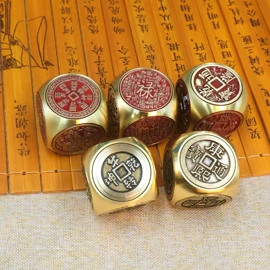 金属工艺品;钥匙扣及钥匙扣配件;文玩手把件