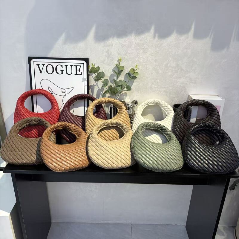 2026 Hot Show Spring/Summer Collection Bv European and American Fashion New Mini Dumpling Bag Niche Handbag for Women