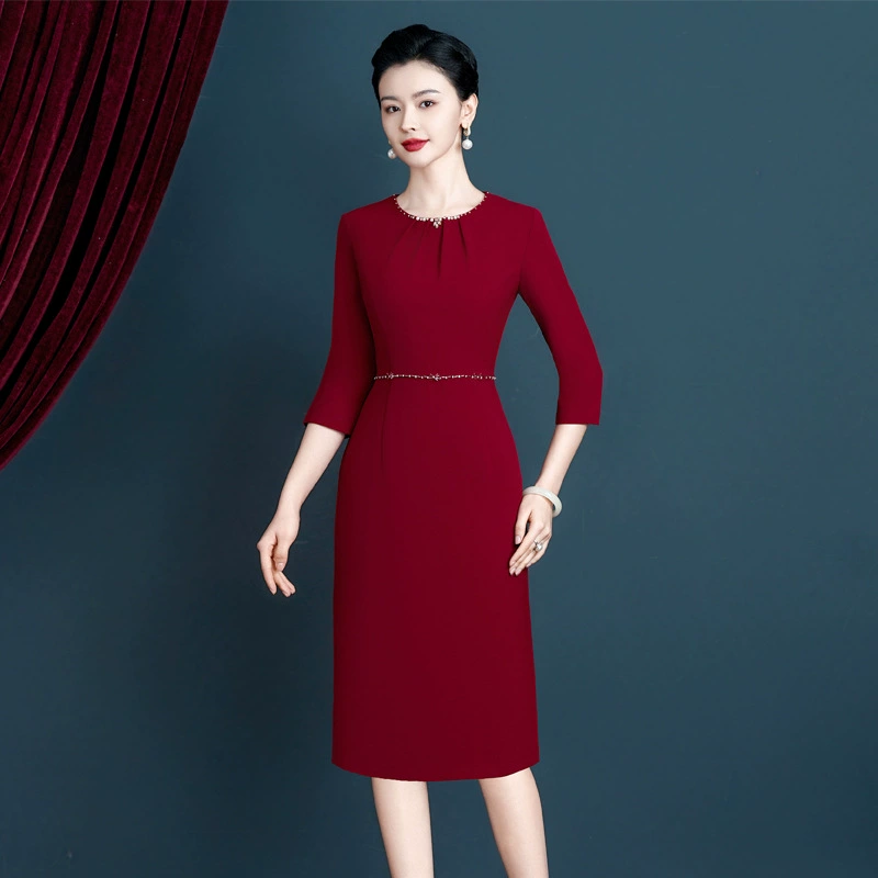 2025 весеннее новое платье с винно-красными гвоздями плиссированные свадебные банкеты