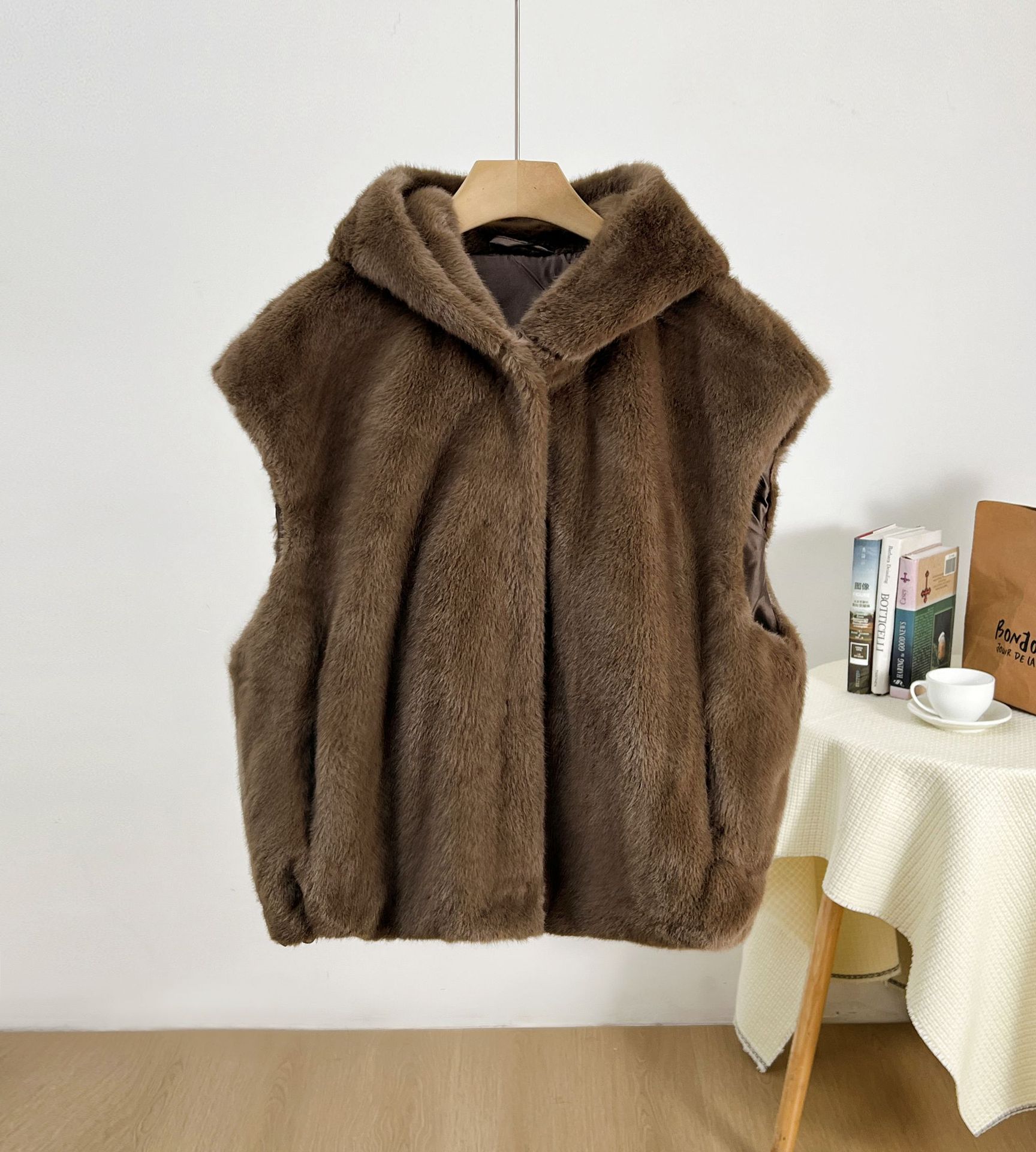 Primavera nuevo chaleco con capuzas de imitación de chaleco de botón una chaqueta de moda al por mayor corta