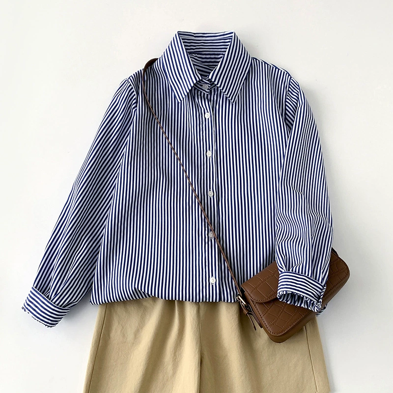 Звезда Лю Ифэй та же сине-белая полосатая рубашка с длинными рукавами женская весна и осень 2025 новая пригородная голубая рубашка